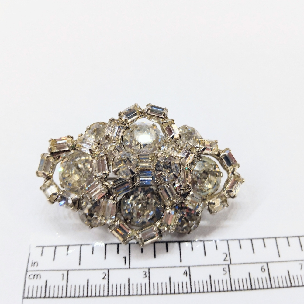 Vintage Weiss Clear Rhinestone Brooch - Picture 3 of 4